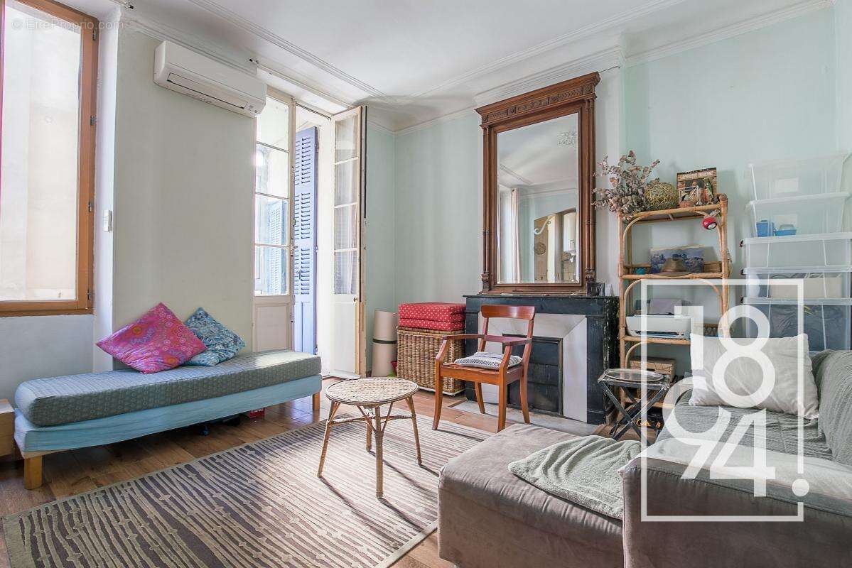 Appartement à MARSEILLE-1E