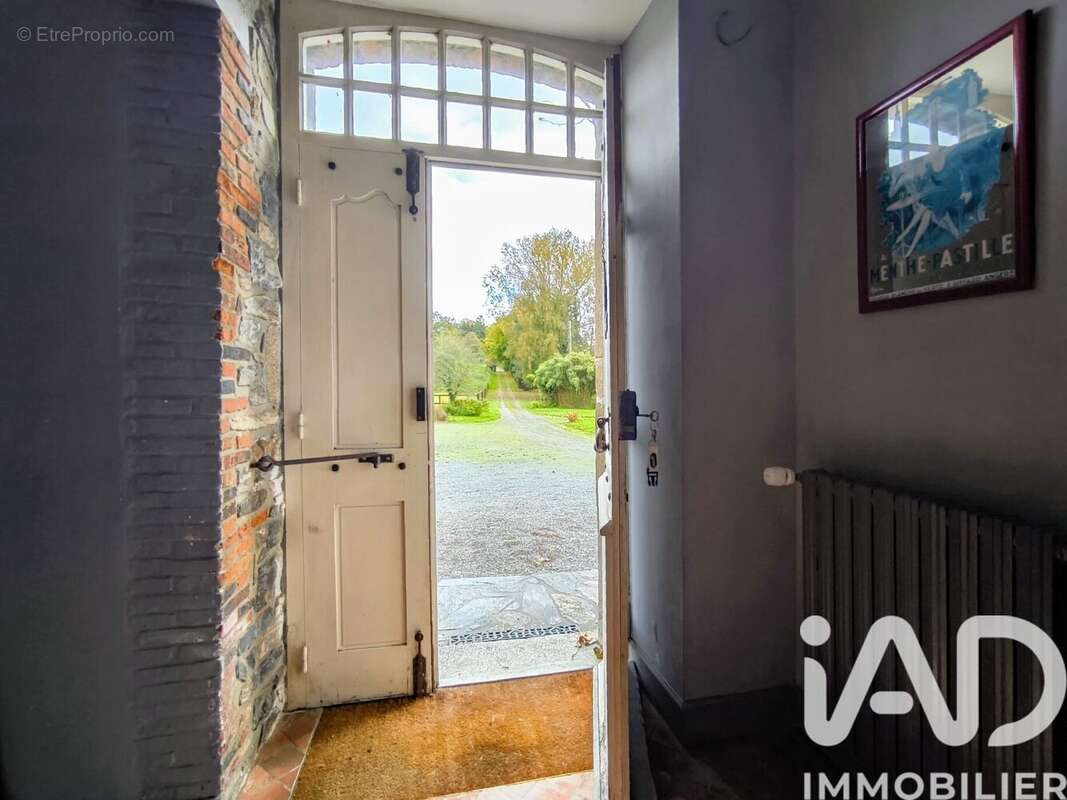 Photo 9 - Maison à COURCY