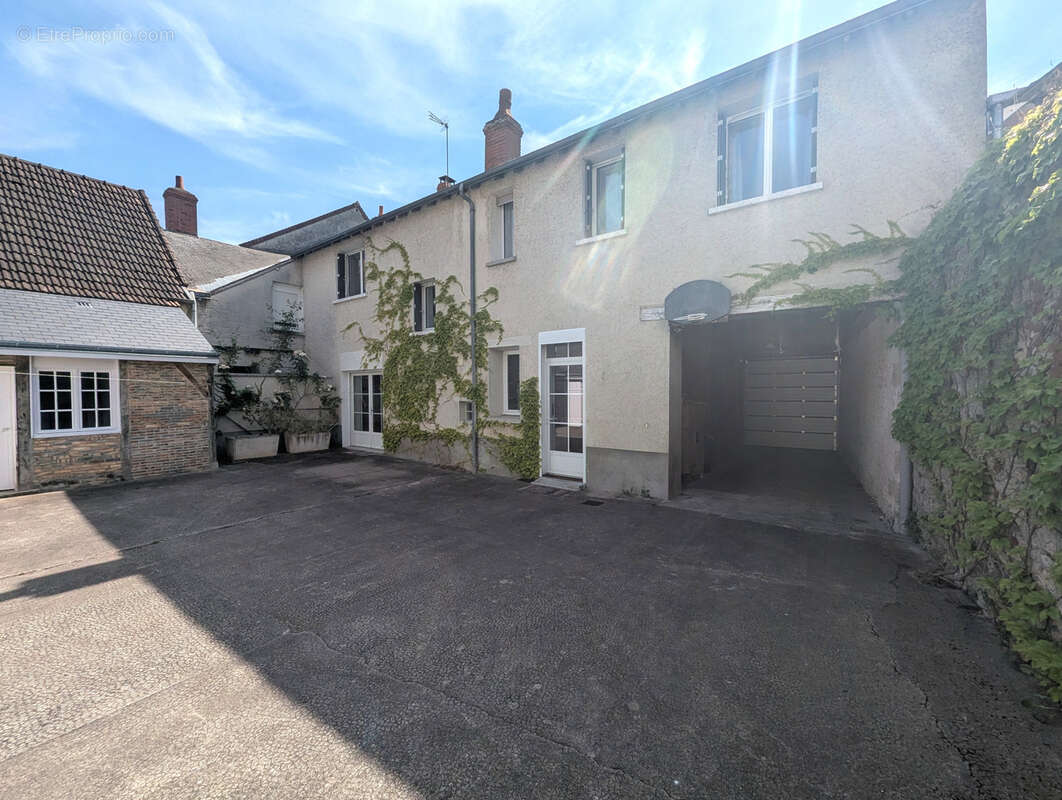 Maison à LA CHATRE