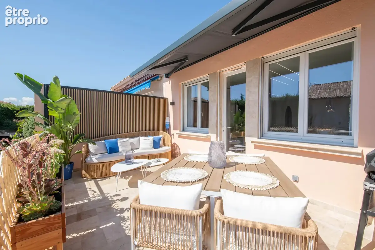 Coup de cœur – mazet rénové 87 m² – centre des issambres – aperçu mer - photo 22