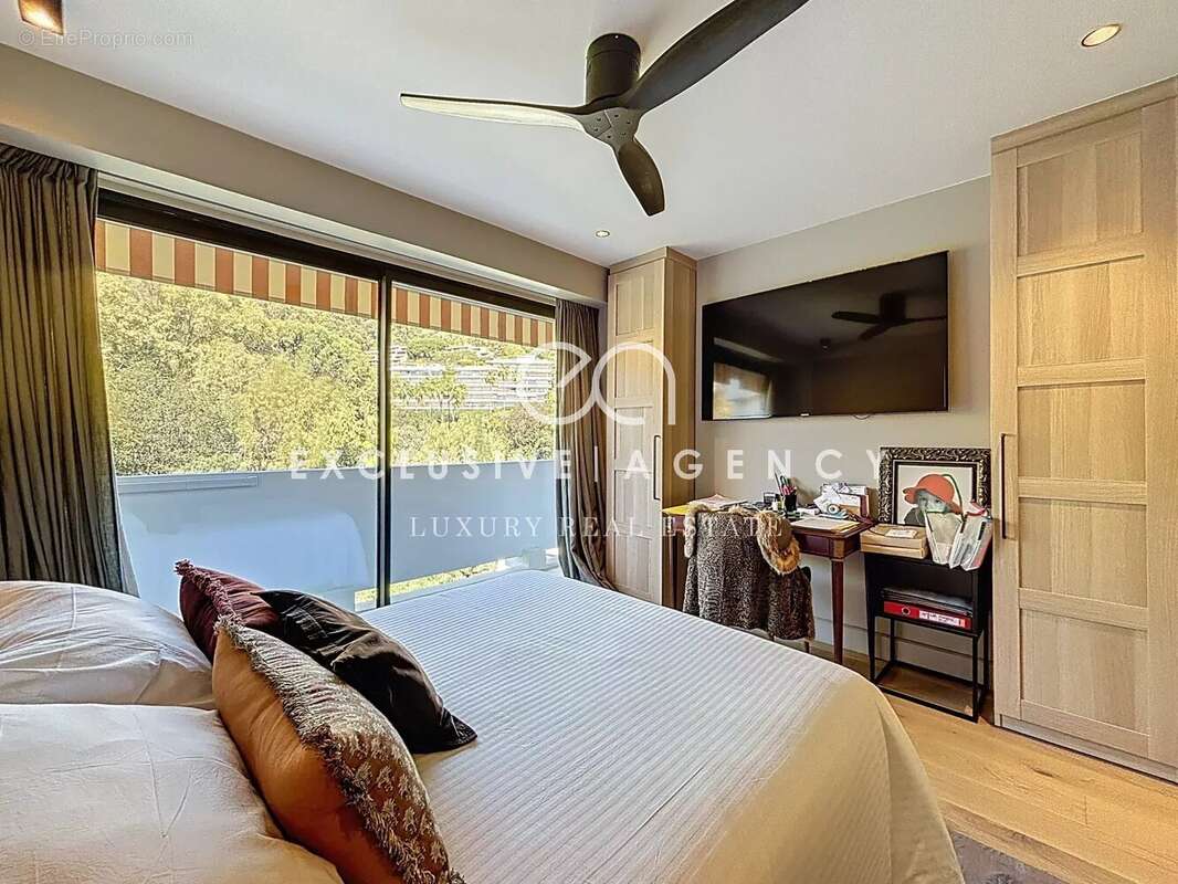 Appartement à VALLAURIS