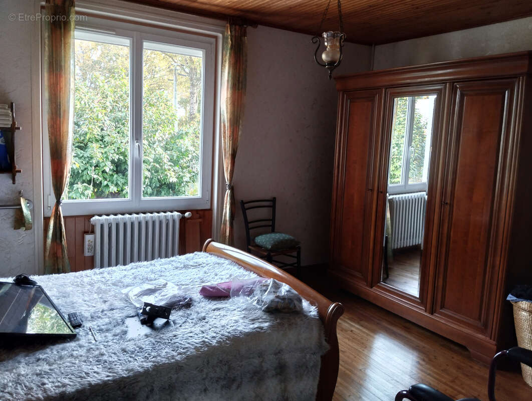Maison 6 chambres 160m2 avec deux grandes dépendances - photo 9