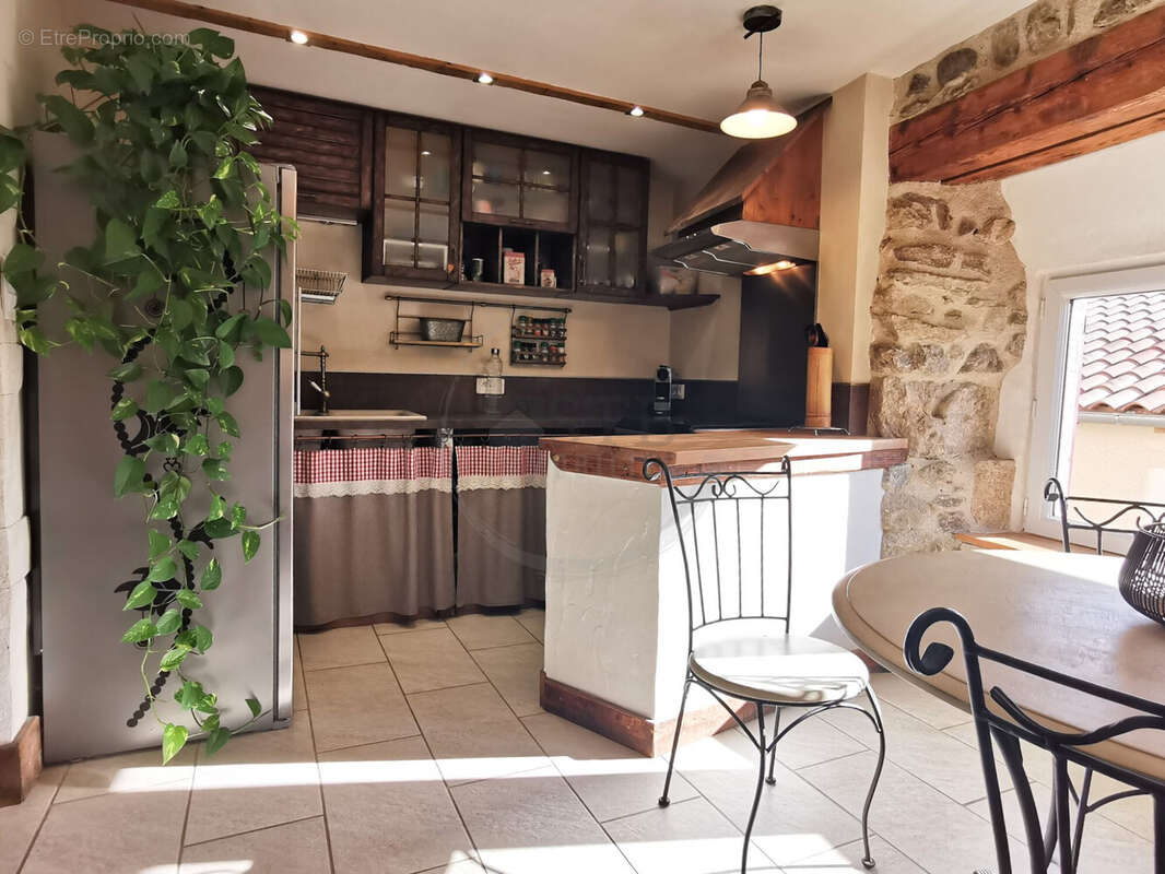 Maison à LES OLLIERES-SUR-EYRIEUX