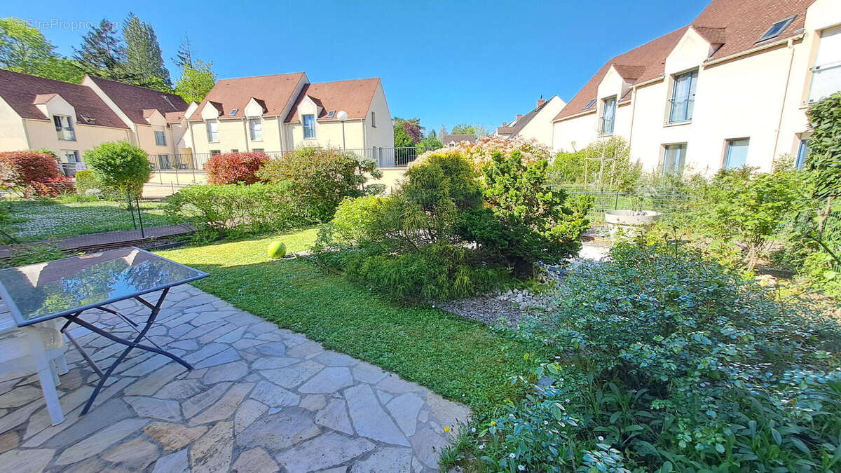 Appartement à SAINT-REMY-LES-CHEVREUSE