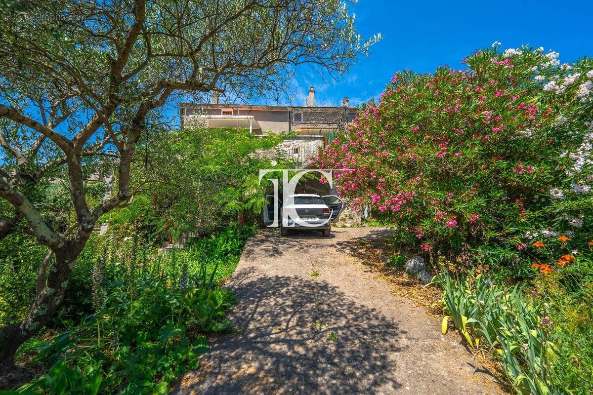 Maison à SAINT-PAUL-LE-JEUNE