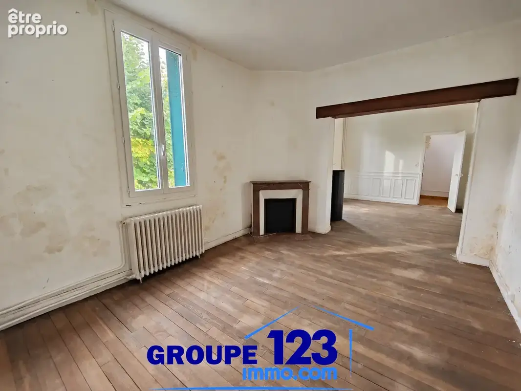 À Migennes, une maison de caractère et sa dépendance - photo 3
