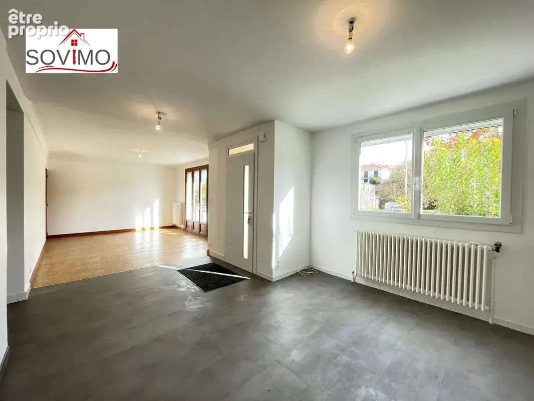 En centre ville, belle maison rénovée avec jardin, garage, et terrasse - photo 6