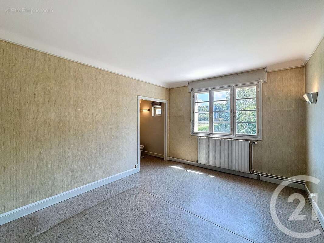 Maison 190 m² à La Ferte-Saint-Aubin  - photo 8