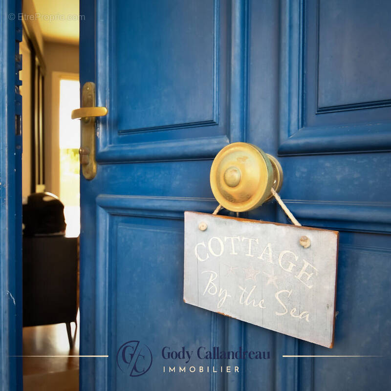 Maison à VAUX-SUR-MER