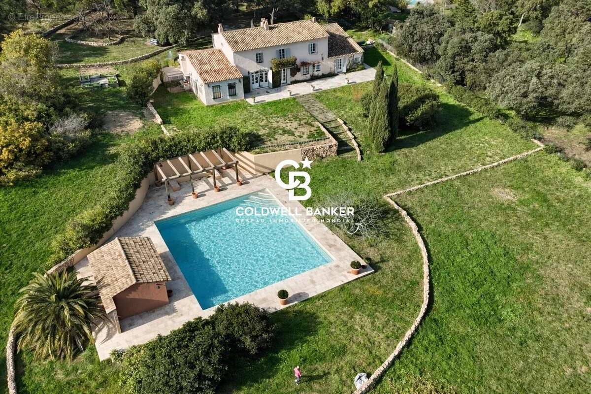 Maison à PLAN-DE-LA-TOUR