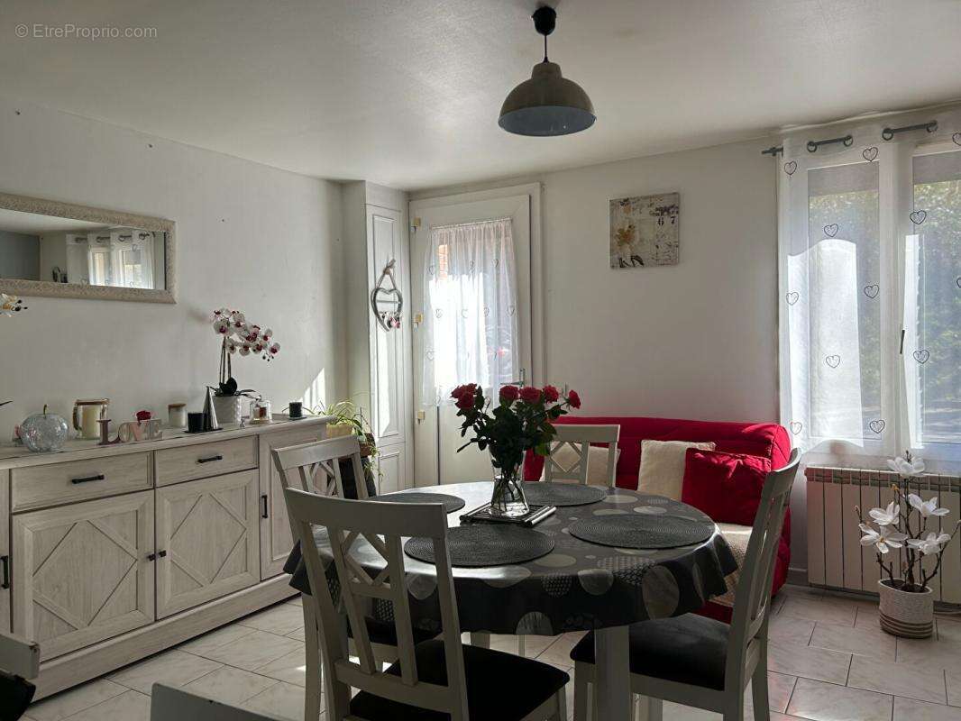 Maison à SAINT-MARTIN-DE-LA-LIEUE