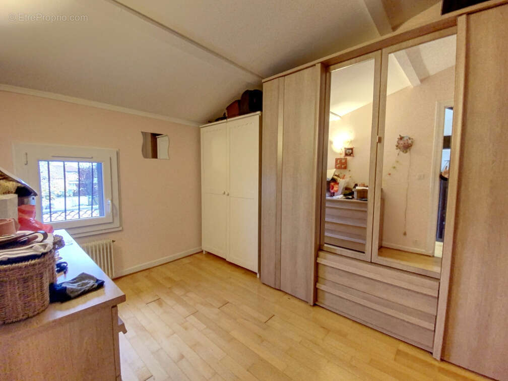 Maison à SAINT-BEAUZIRE