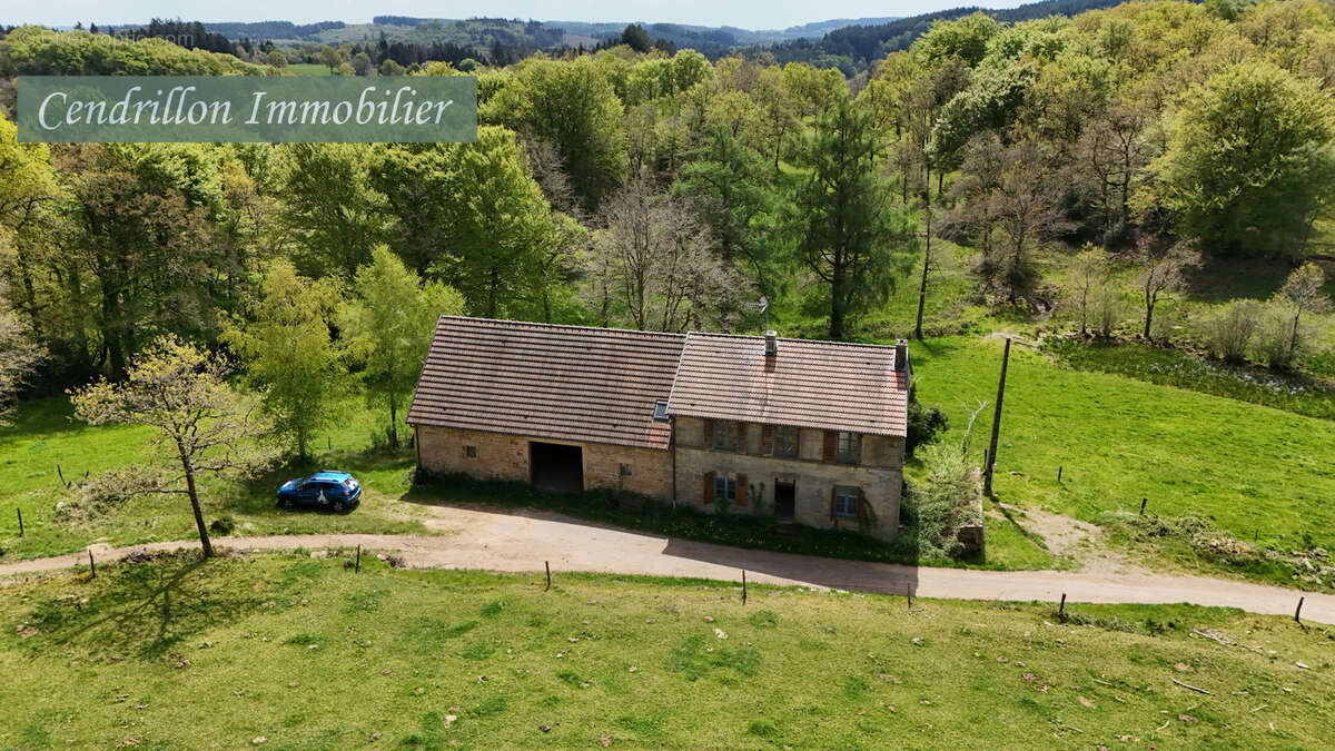 Maison à SAINT-PIERRE-BELLEVUE