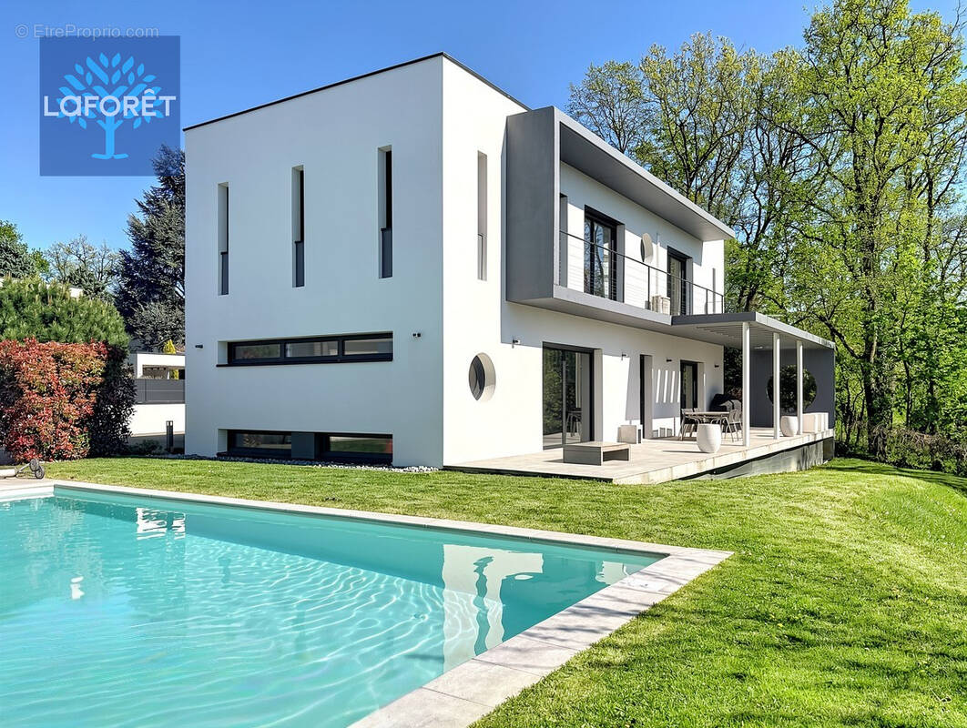 Maison à SAINT-GENIS-LAVAL