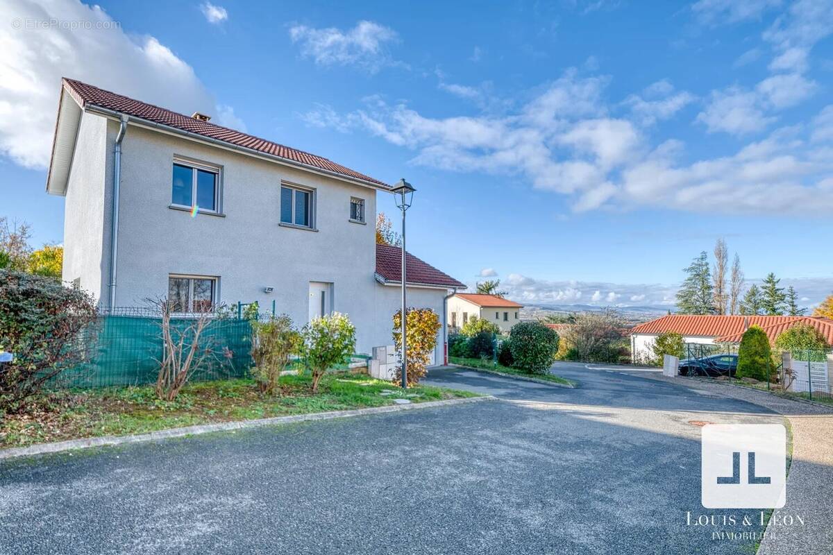 Maison à LACHASSAGNE