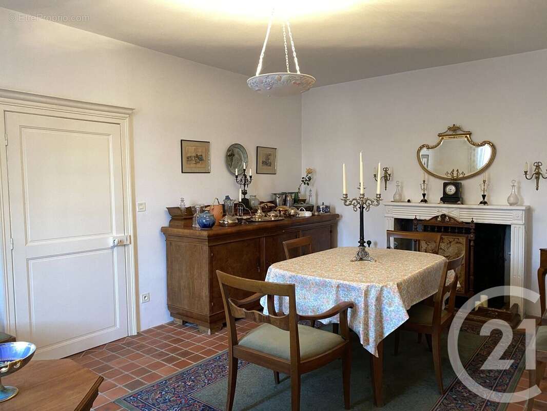 Maison à VAILLY-SUR-SAULDRE