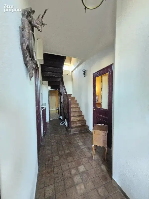 Maison familiale de caractère à Chaponost, 244 m2 habitables (304 m2 au sol total) sur terrain clos et arboré - photo 9