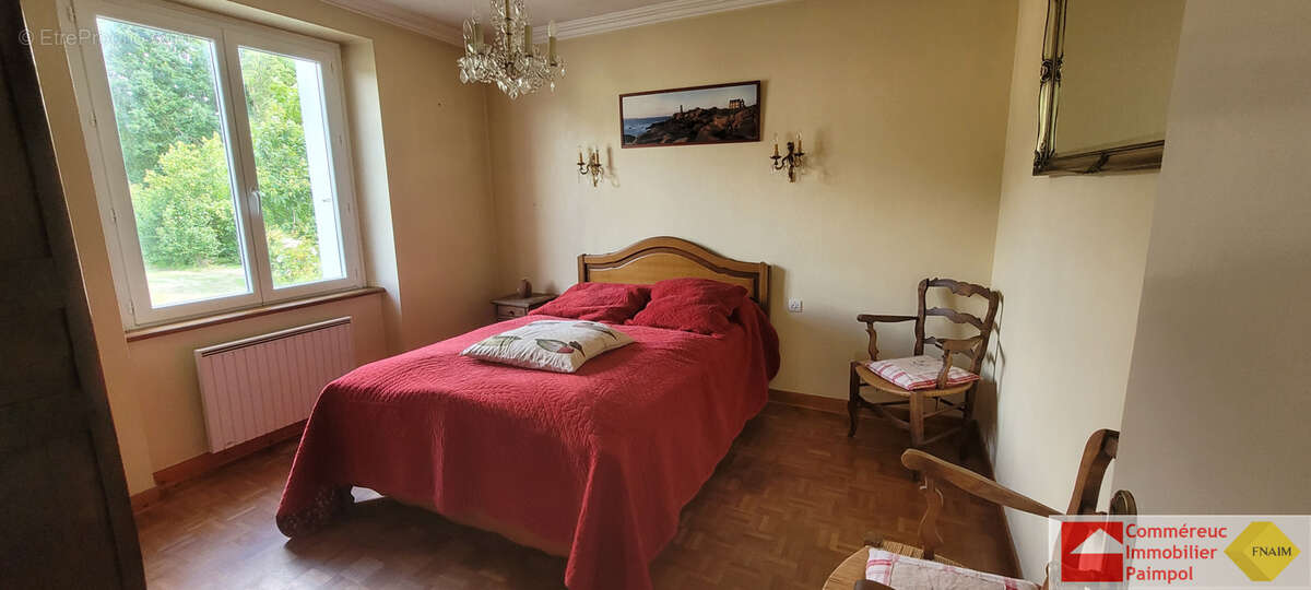 Maison à PLOURIVO