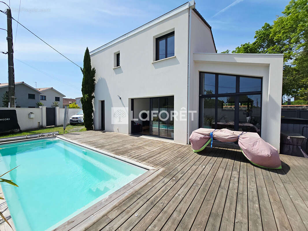 Maison à MERIGNAC