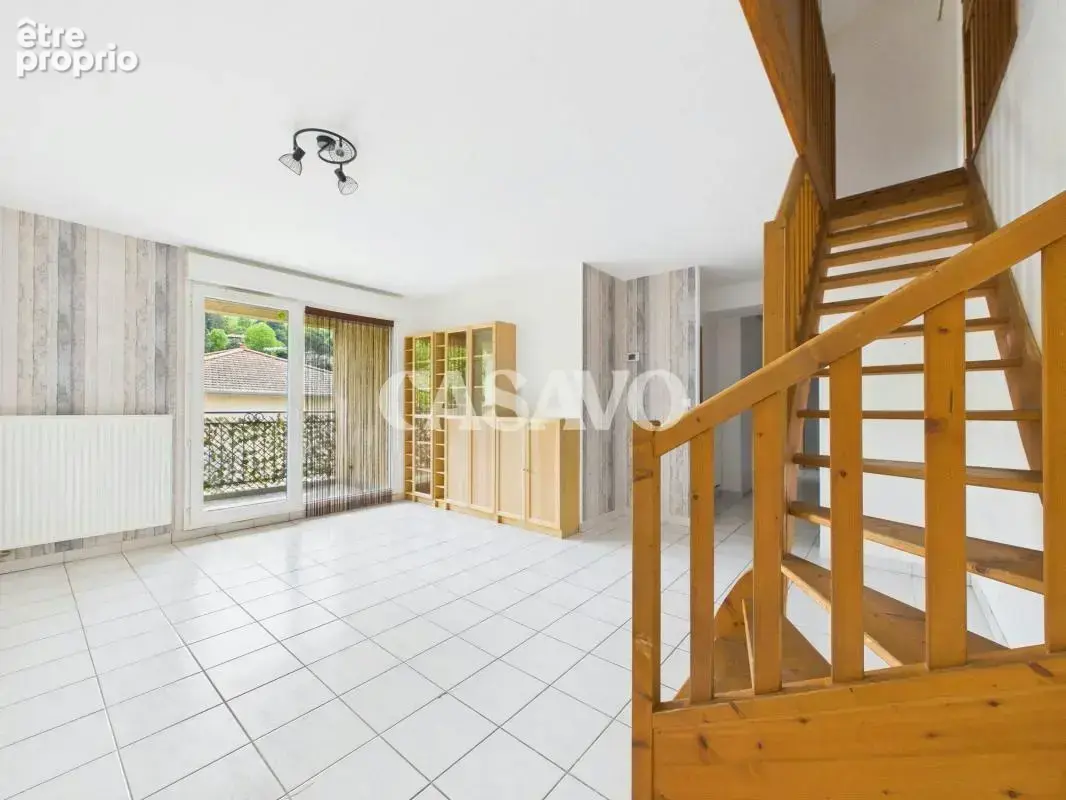 Vente Appartement 6 pièces de 101m² - 69970 Marennes - photo 2