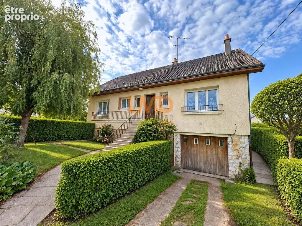 Maison à SARGE-SUR-BRAYE
