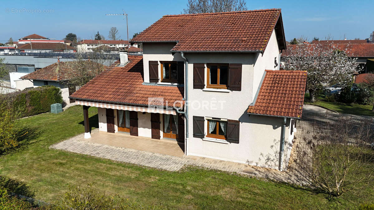 Maison à VILLARS-LES-DOMBES