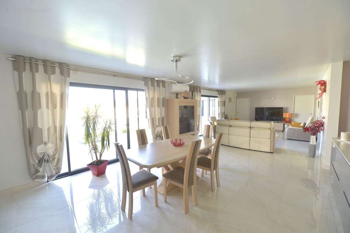 Maison à SAINT-GEORGES-DE-DIDONNE