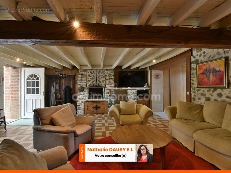 Maison de caractère, rénovée avec gout, à Baraize - photo 4