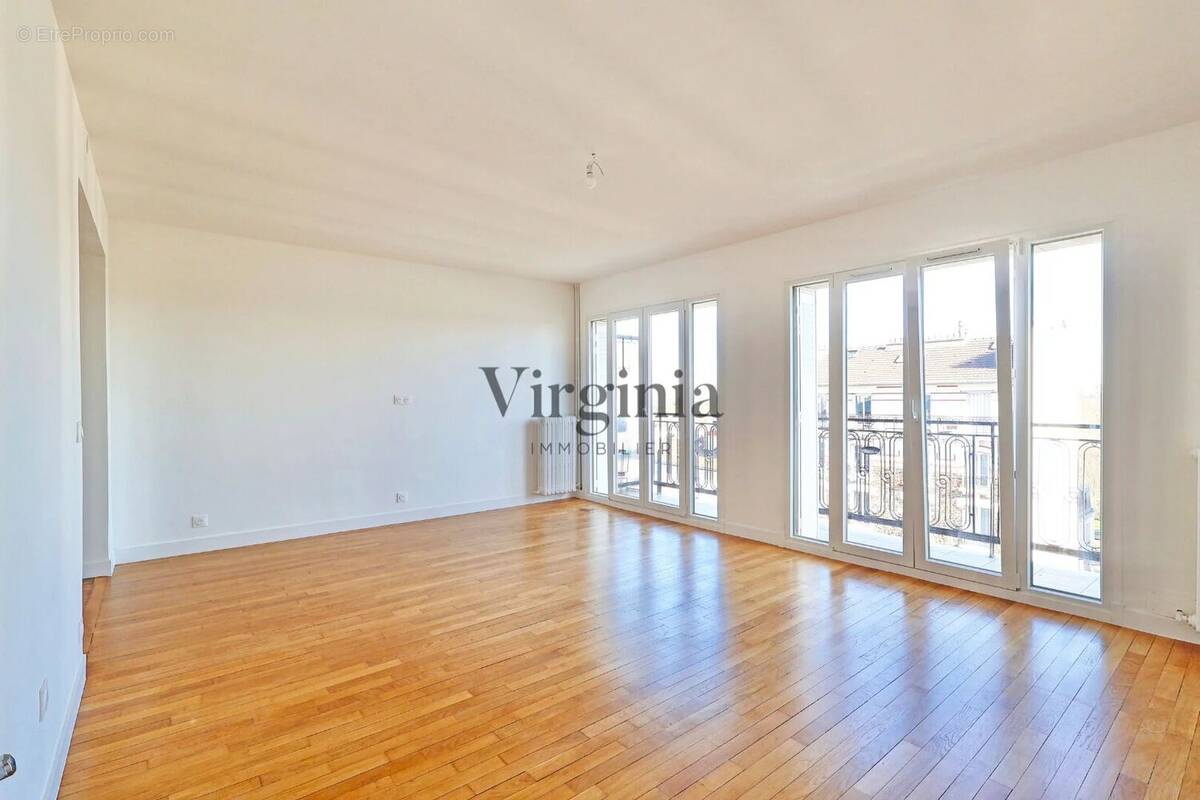 Appartement à CHARENTON-LE-PONT