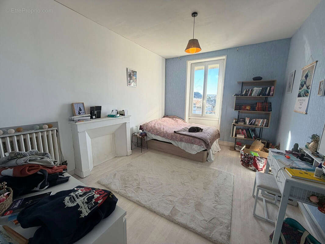 Maison à CHATEAUPONSAC