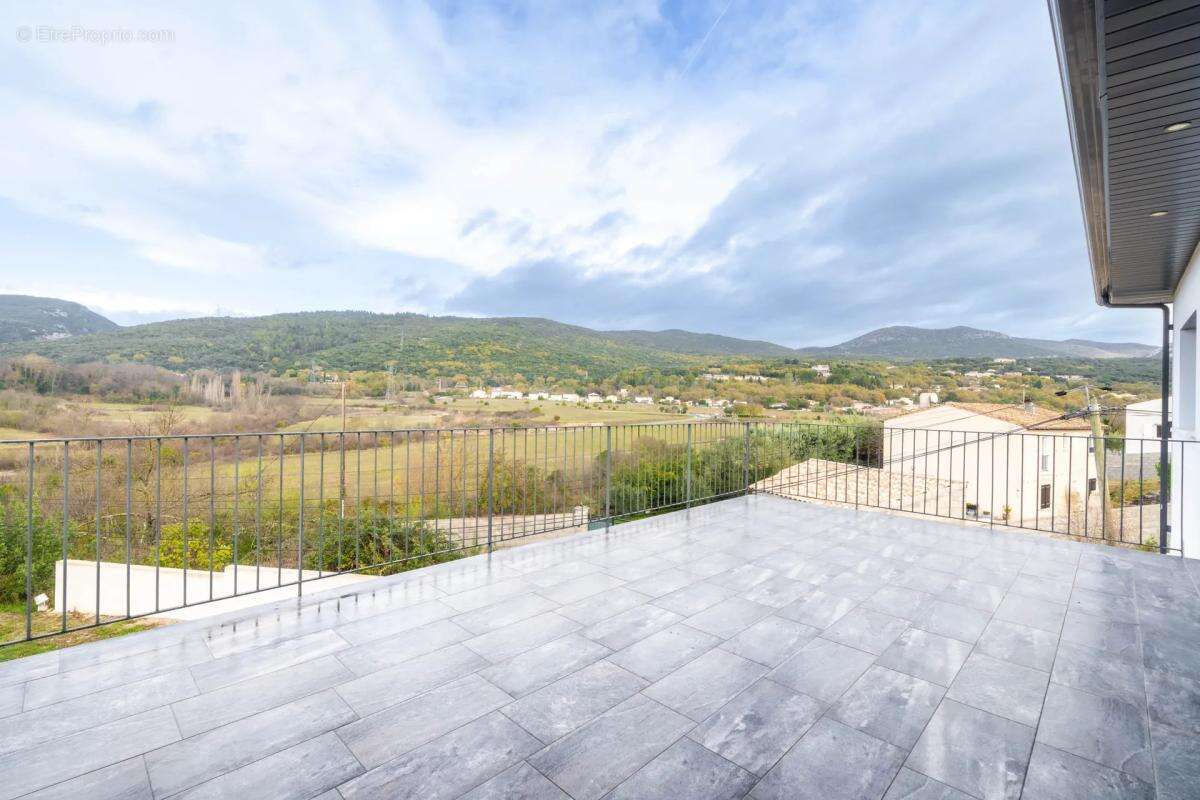 Maison à MOULES-ET-BAUCELS