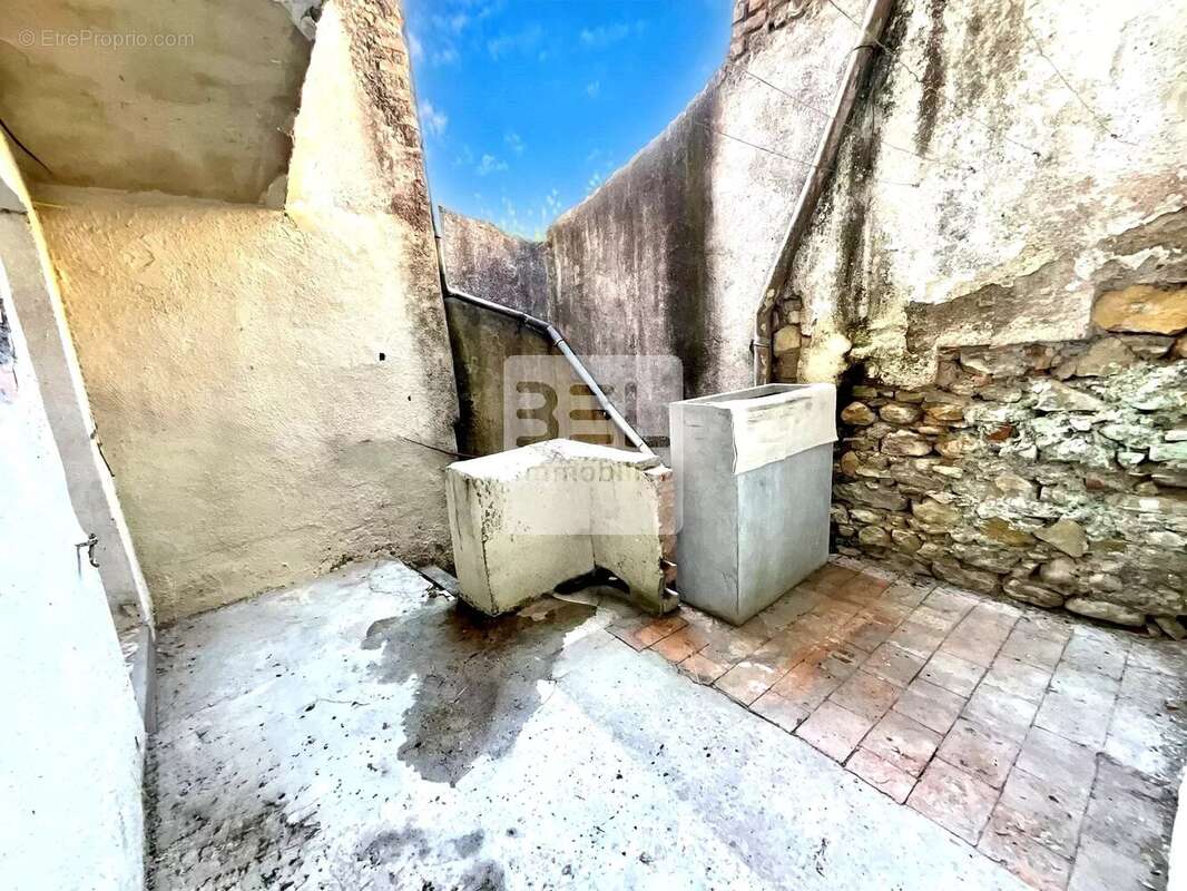 Maison à SAINT-VICTOR-DE-MALCAP