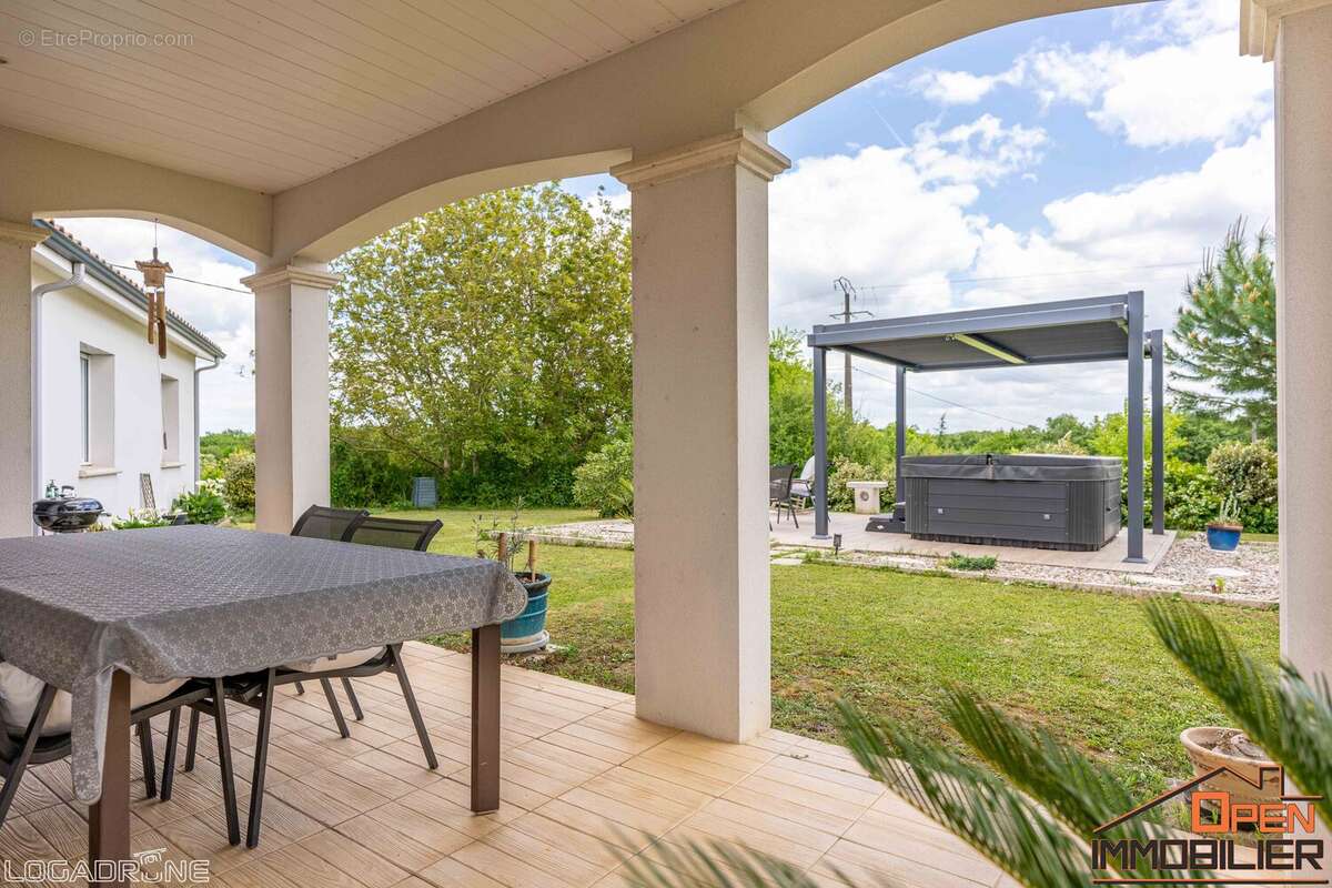 Maison à MONFLANQUIN