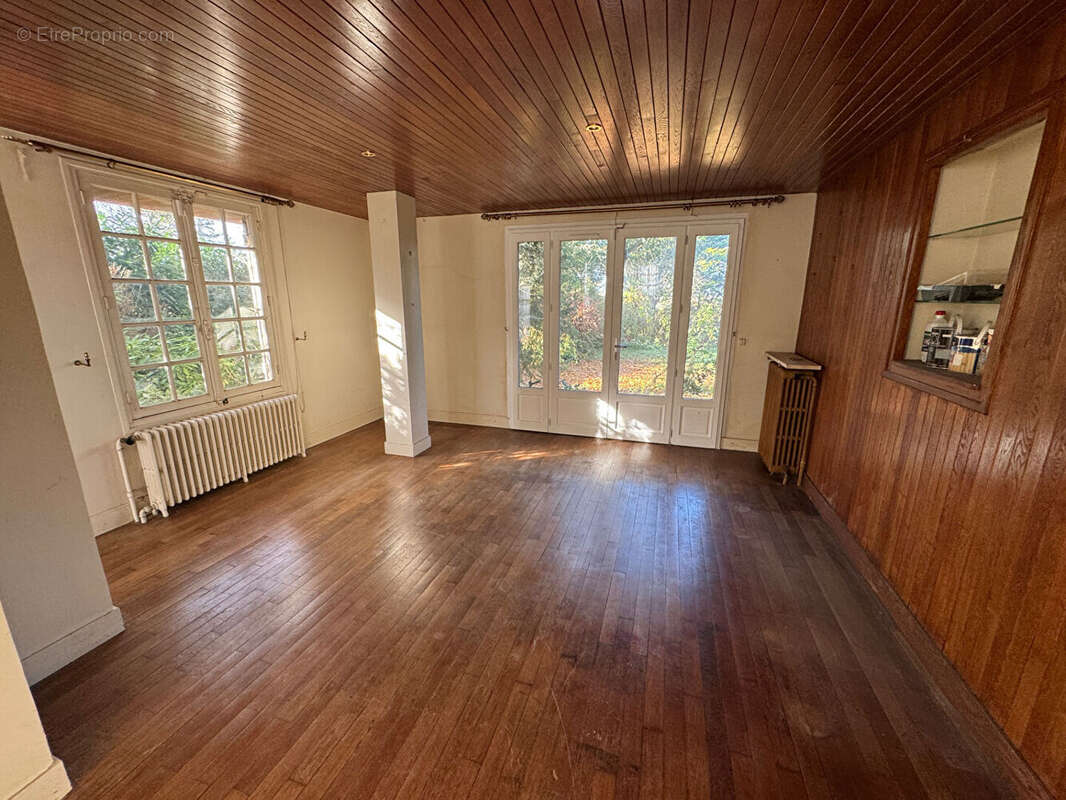 Jolie maison à rénover Bazoches-sur-Guyonnes 4 pièces 126,5m2, 1237m2 de terrain - photo 2