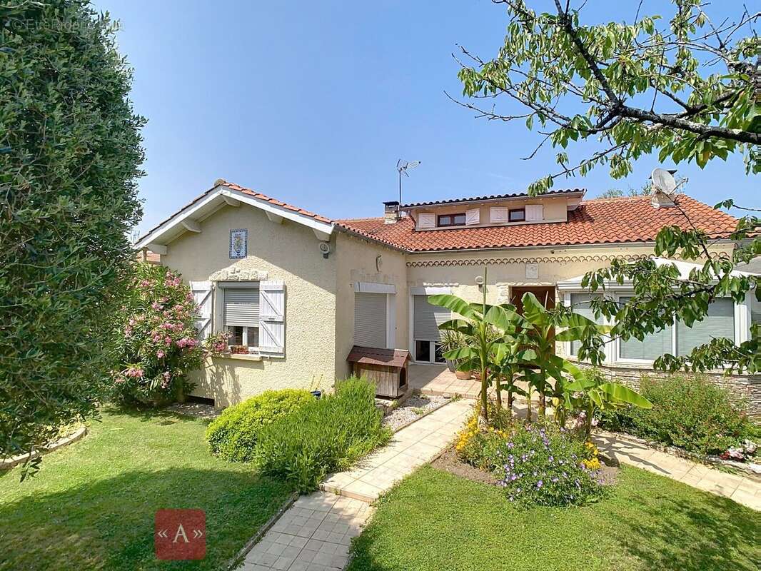 Maison à SAINT-SULPICE