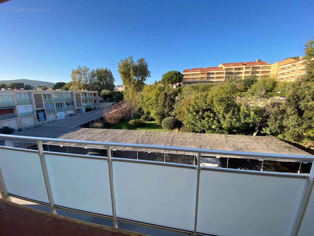 Appartement à BORMES-LES-MIMOSAS