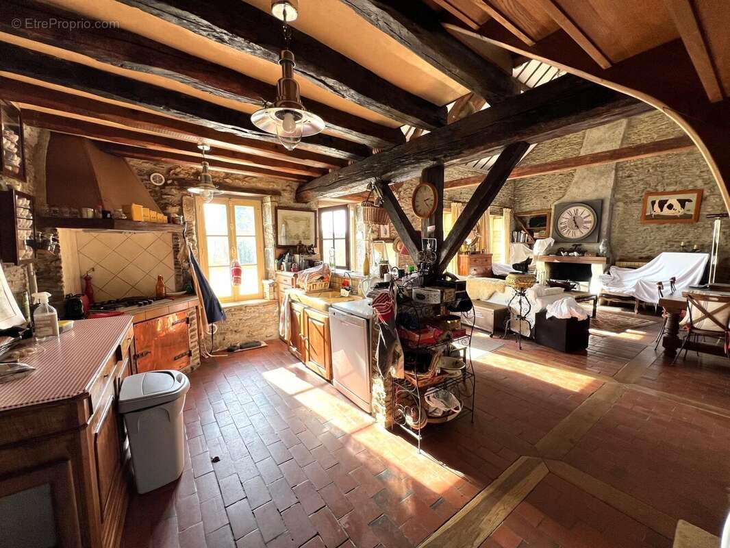 Maison à VILLENEUVE-SAINT-SALVES
