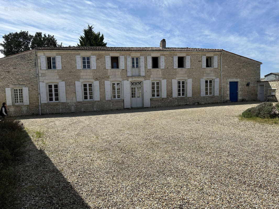 Maison à SAINT-ROMAIN-DE-BENET
