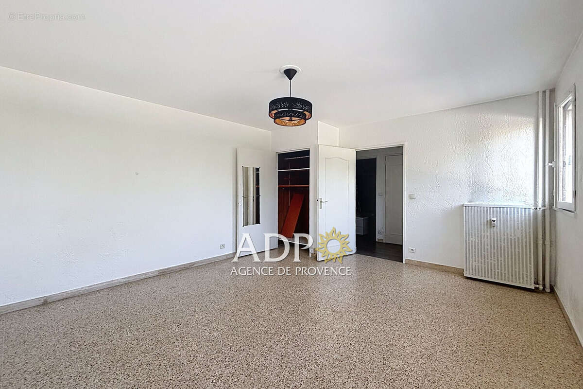 Appartement à MOUANS-SARTOUX