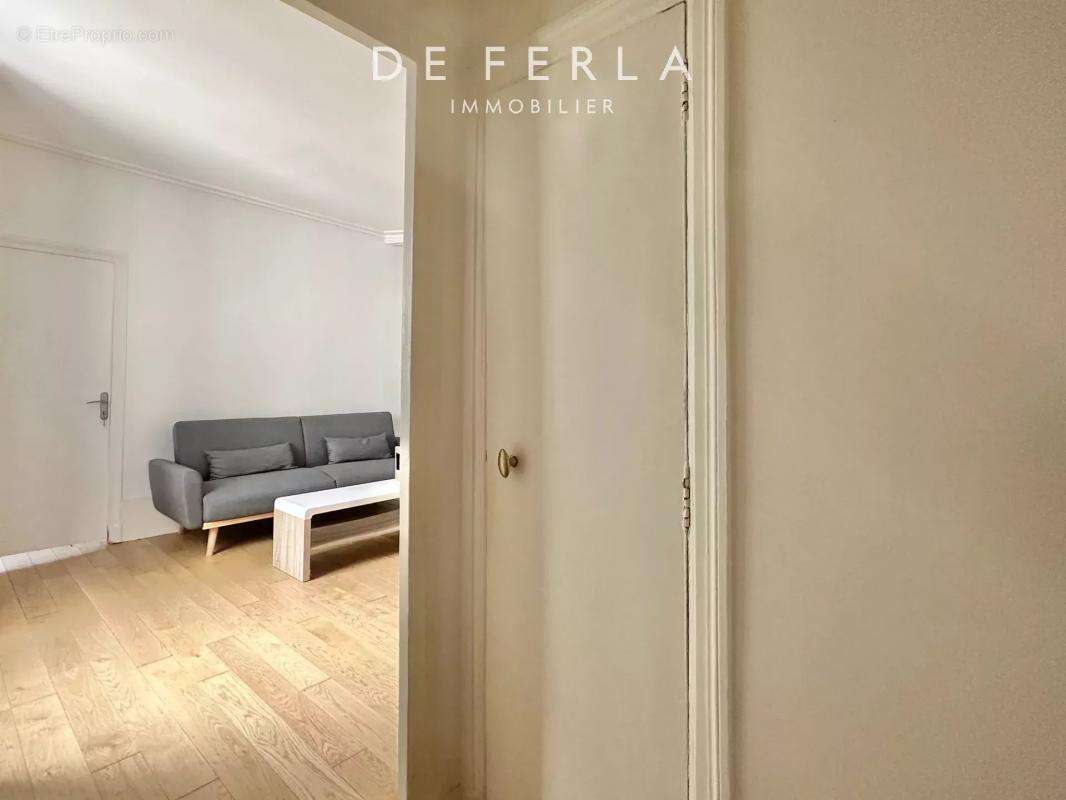 Appartement à PARIS-7E