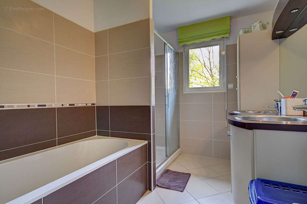 Maison à SAINT-URBAIN