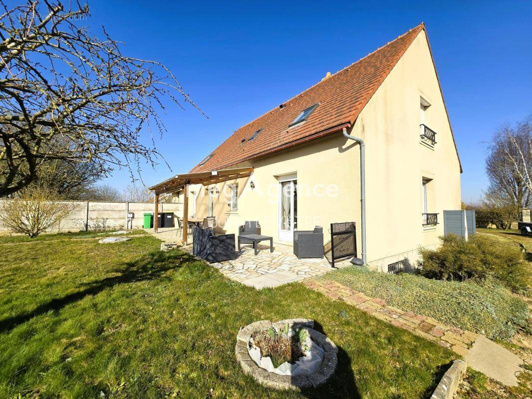 Maison à AUNEAU
