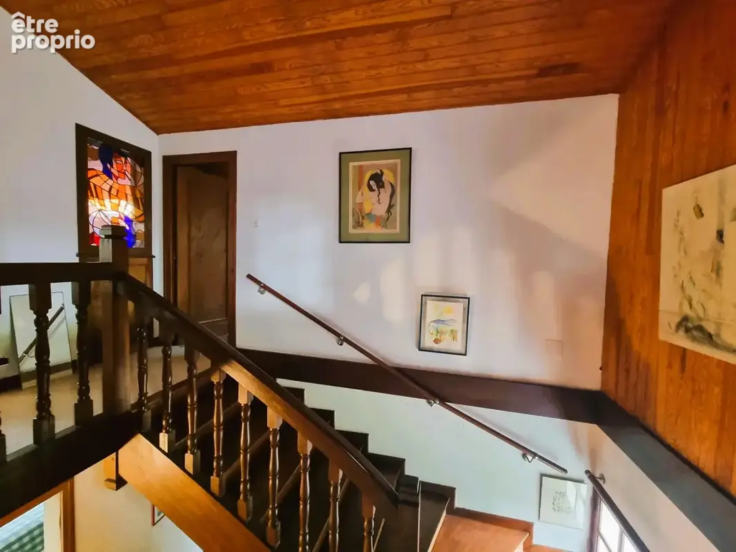 Escalier vers mezzanine 2 eme