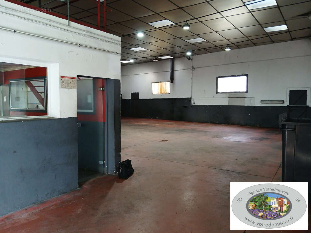 Commerce à SALINDRES