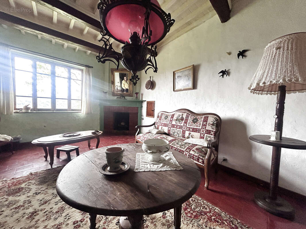 Maison à MOLIERES-CAVAILLAC
