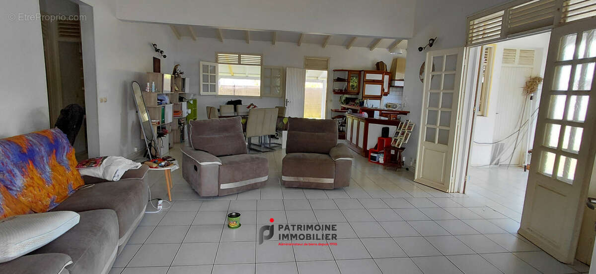Maison à PETIT-BOURG