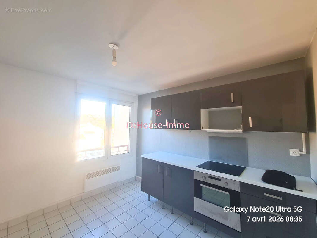 Appartement 70 m² à Saint-Etienne  - photo 4