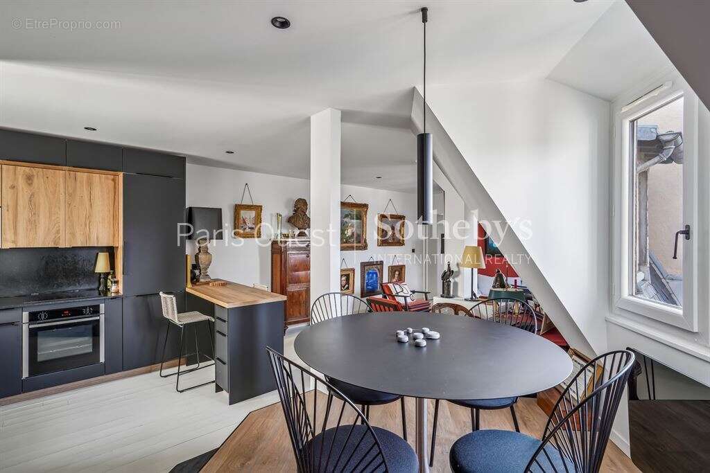 Appartement à NEUILLY-SUR-SEINE