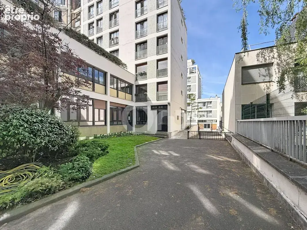 Paris 15ème 5ème étage ascenseur 76 m² 3 chambres - photo 10