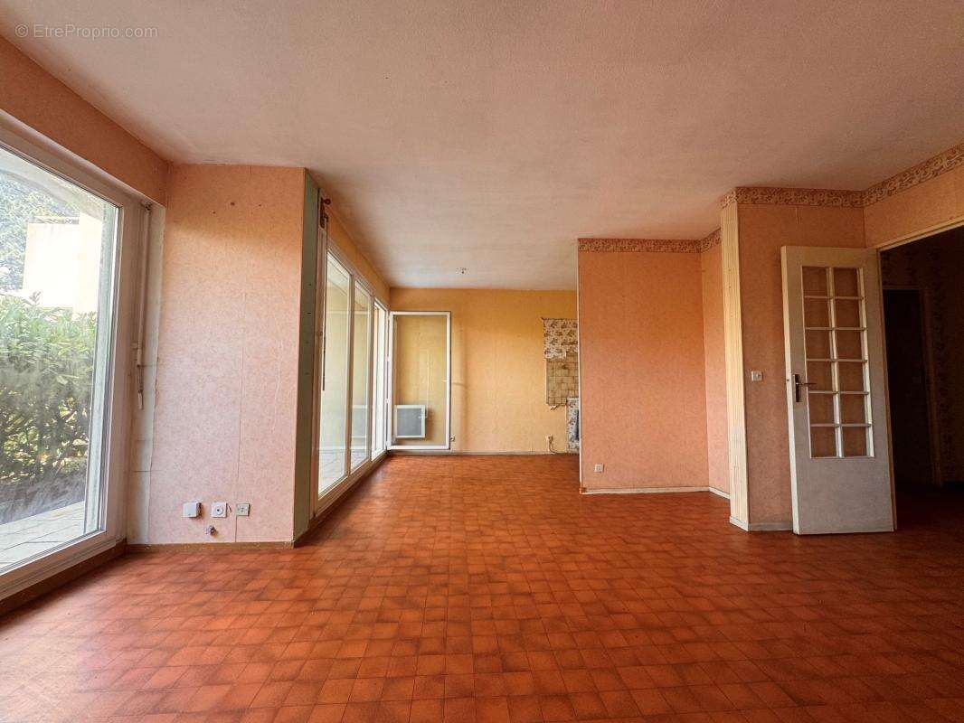 Appartement t3 avec terrasse - photo 12